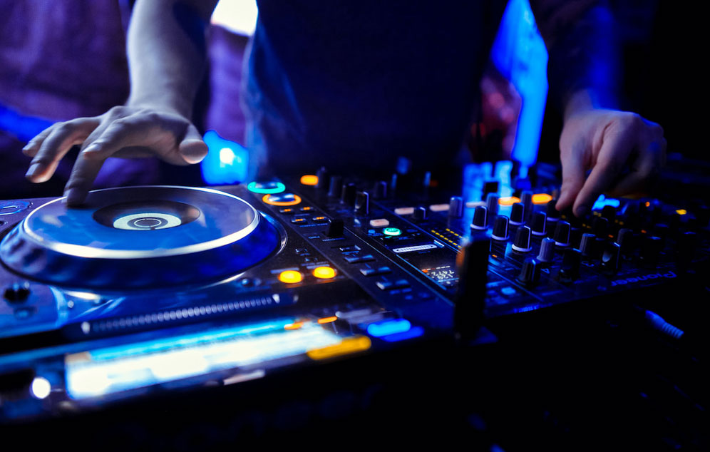 Disc Jockey Course Advantages Advantages of Disc Jockey Course